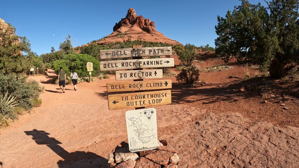 Bell Rock and Courtyard Vista Trailhead